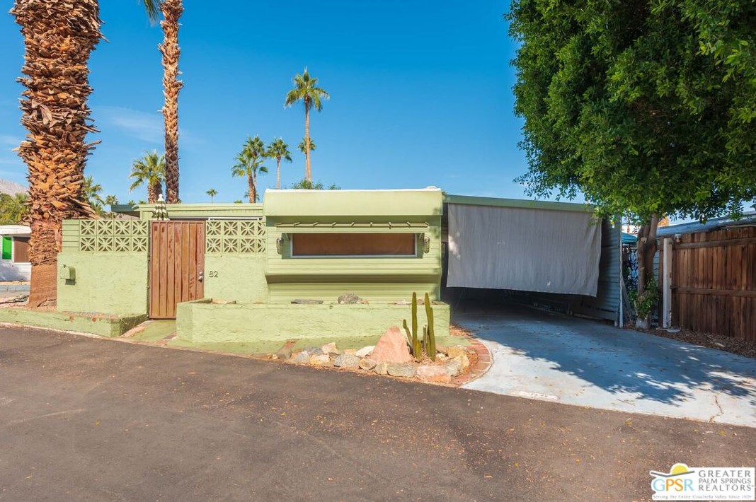 82 Santa Monica St, Palm Springs, CA 92264