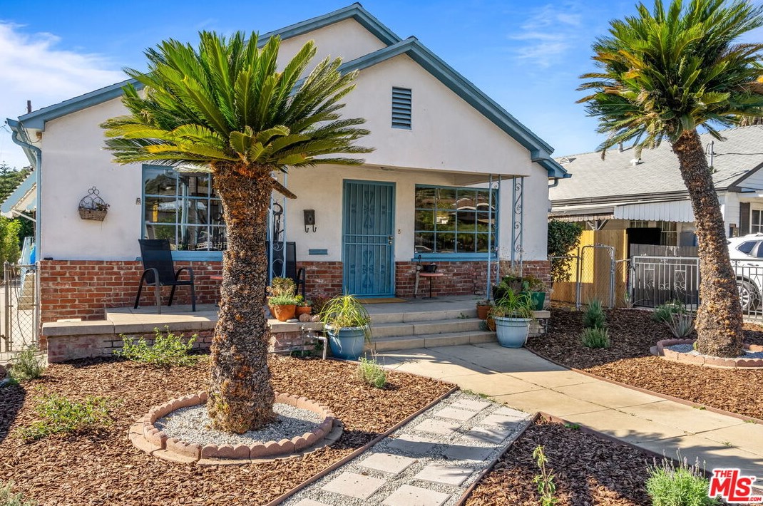 2940 Estara Ave, Los Angeles, CA 90065-2230