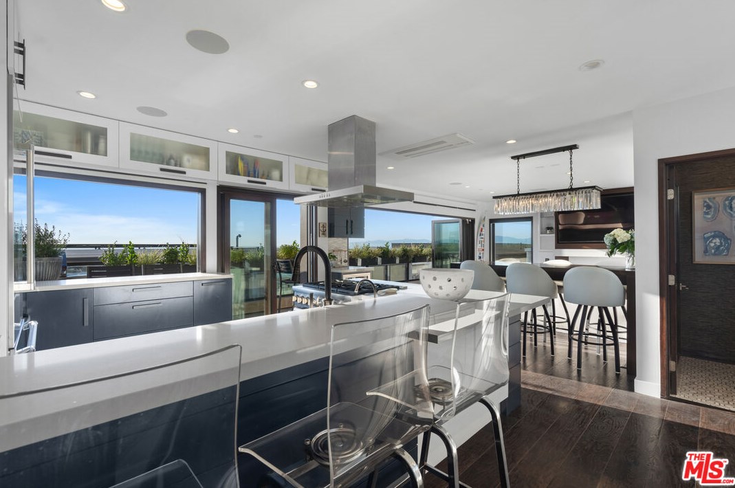 232 30th Pl, Manhattan Beach, CA 90266