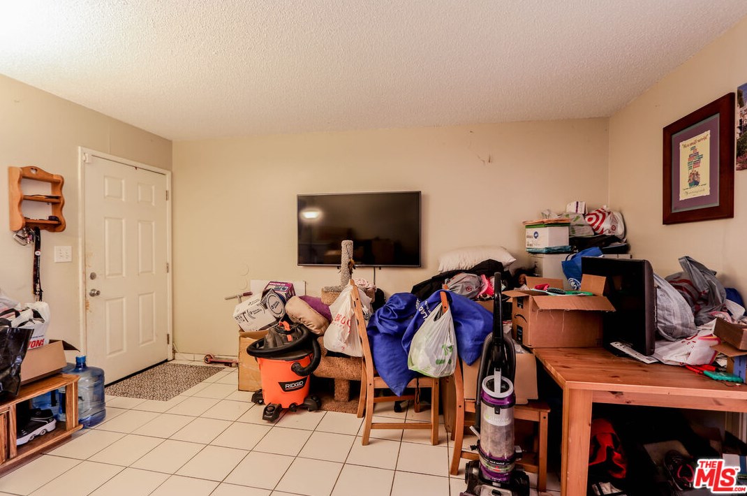 521 S Lyon St #104, Santa Ana, CA 92701