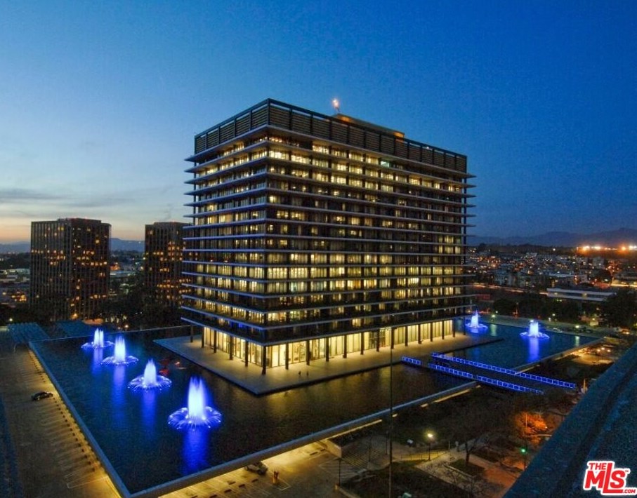 880 1st St, Los Angeles CA  90012-2411 exterior