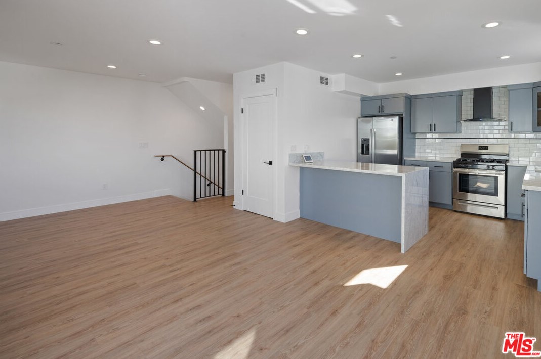 1435 Crescent Heights Blvd, Los Angeles CA  90035-3822 exterior