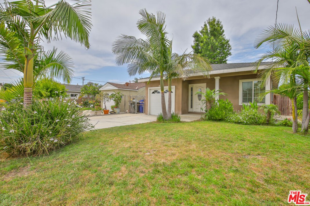 13905 Truro Ave, Hawthorne, CA 90250