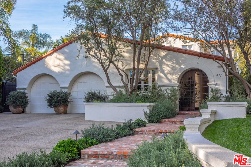 531 Woodruff Ave, Los Angeles, CA 90024-2542
