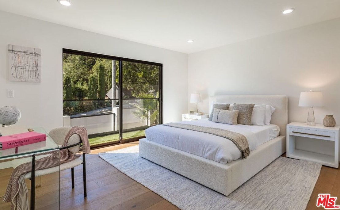 7541 Hermes Dr, Los Angeles CA  90046-1713 exterior