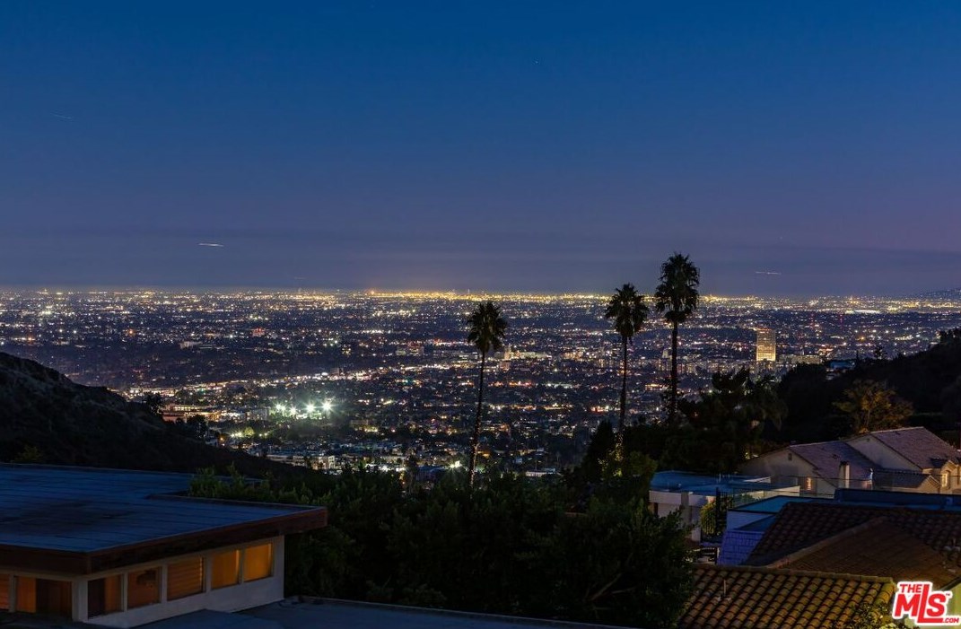 7541 Hermes Dr, Los Angeles CA  90046-1713 exterior