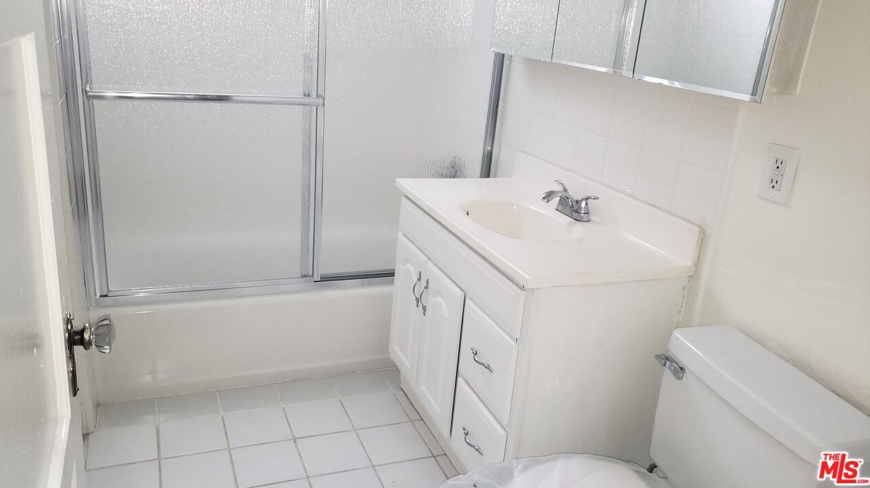 1414 Sierra Bonita Ave, Los Angeles CA  90019-3924 exterior