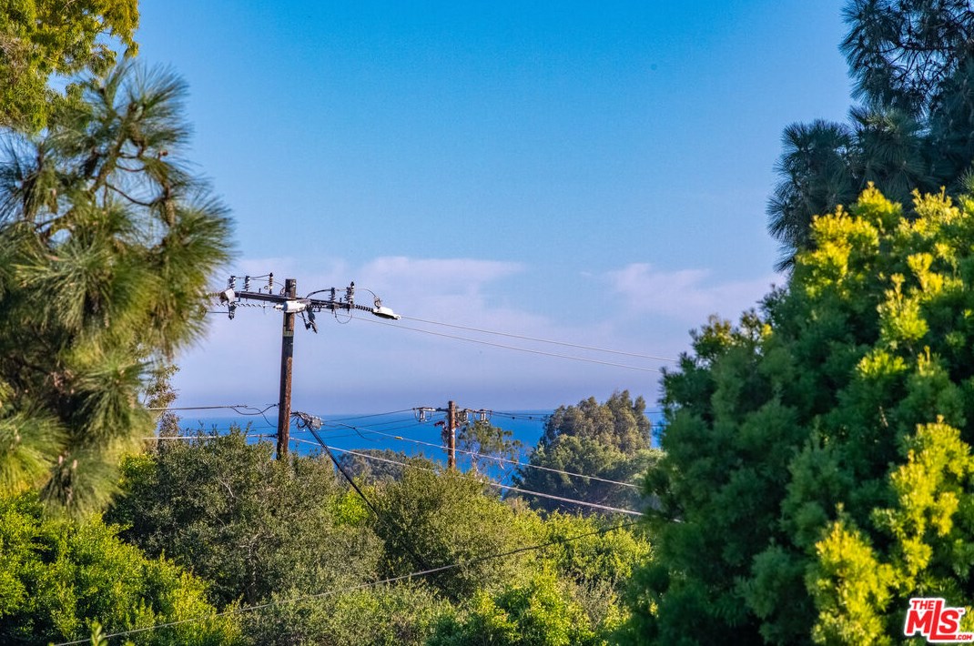 6433 Kanan Dume Rd, Malibu CA  90265-4002 exterior