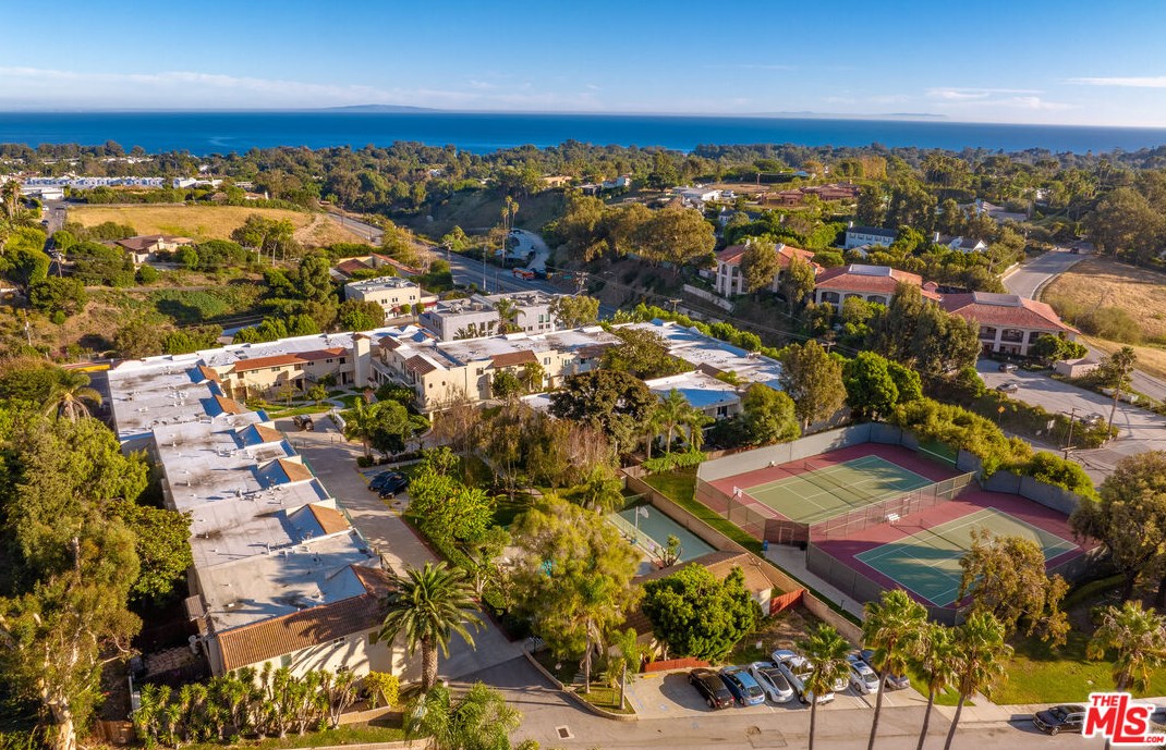 6433 Kanan Dume Rd, Malibu CA  90265-4002 exterior