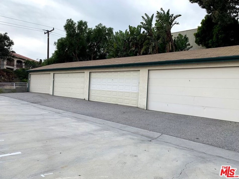 6433 Kanan Dume Rd, Malibu CA  90265-4002 exterior