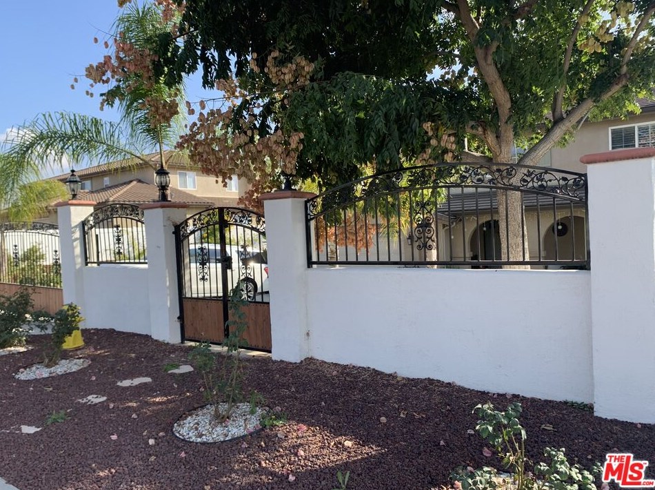 17197 Birch Hill Rd, Riverside, CA 92504