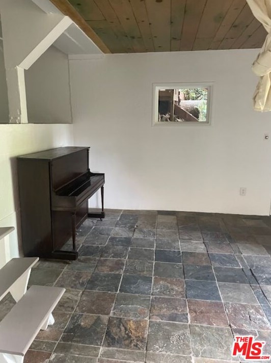 6933 Vanland Trl, Los Angeles, CA 90068