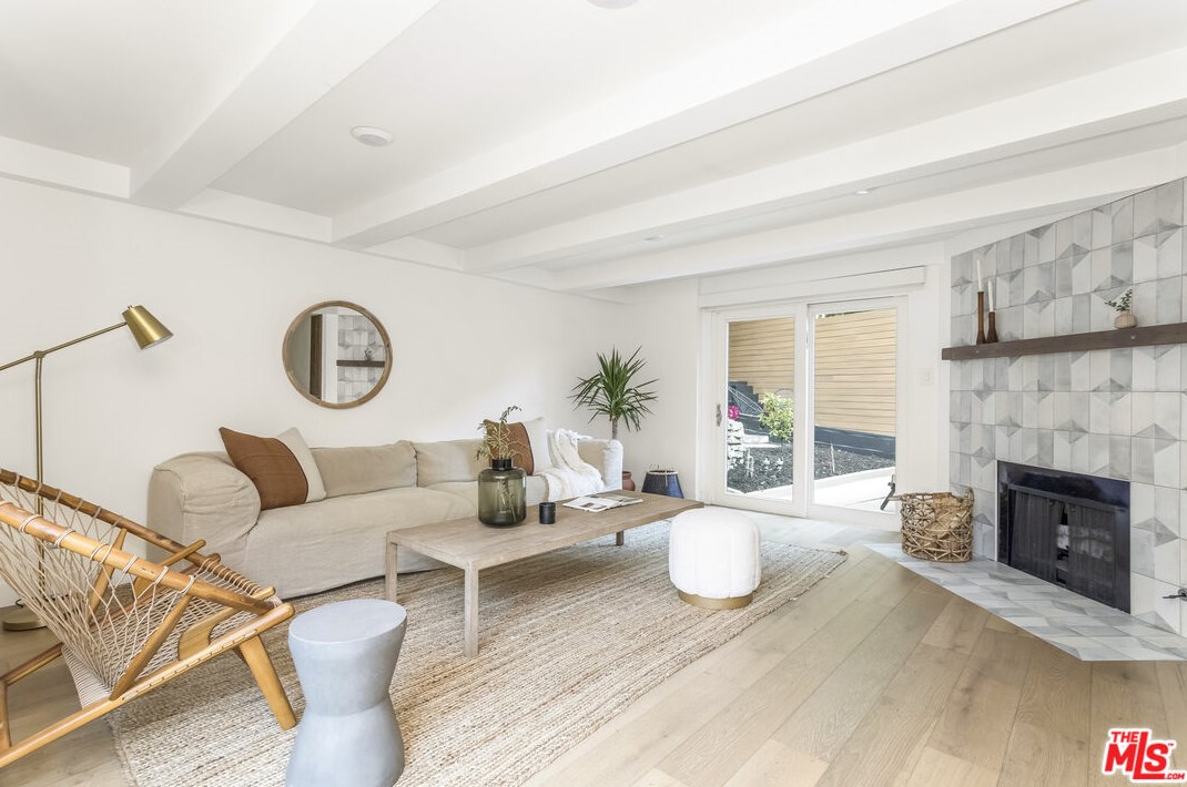 8109 Willow Glen Rd, Los Angeles CA  90046-1618 exterior