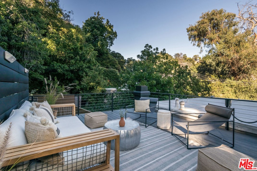 8109 Willow Glen Rd, Los Angeles CA  90046-1618 exterior