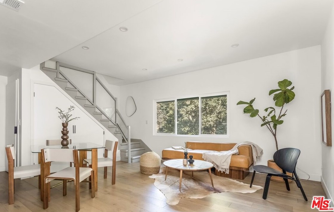 8109 Willow Glen Rd, Los Angeles CA  90046-1618 exterior