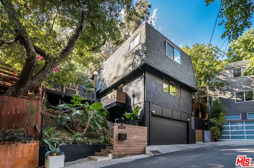 8109 Willow Glen Rd, Los Angeles CA  90046-1618 exterior