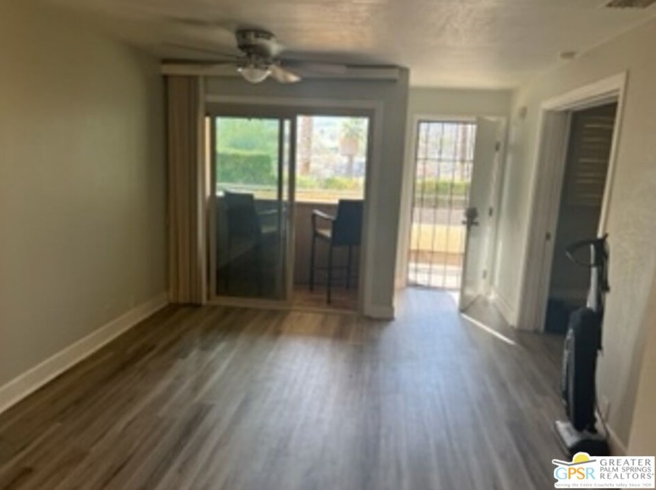 2825 N Los Felices Rd #206, Palm Springs, CA 92262