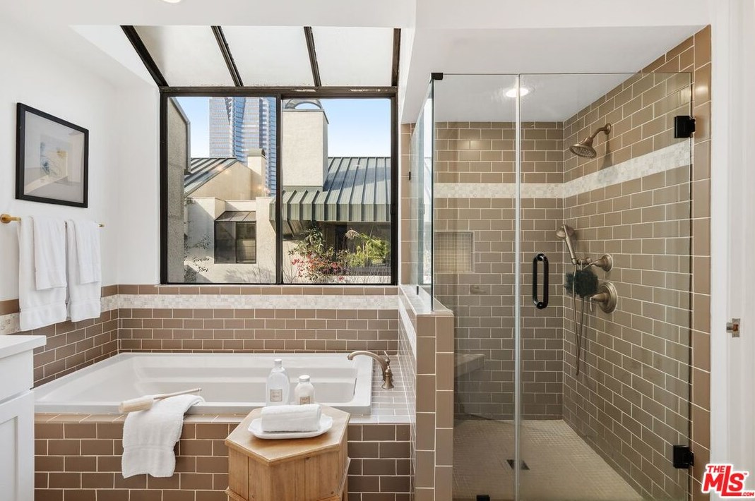 2443 Century Hl, Los Angeles CA  90067-3510 exterior