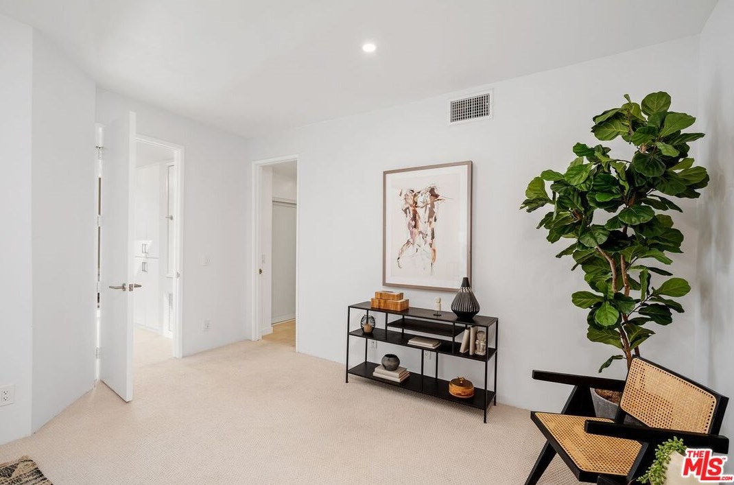 2443 Century Hl, Los Angeles CA  90067-3510 exterior