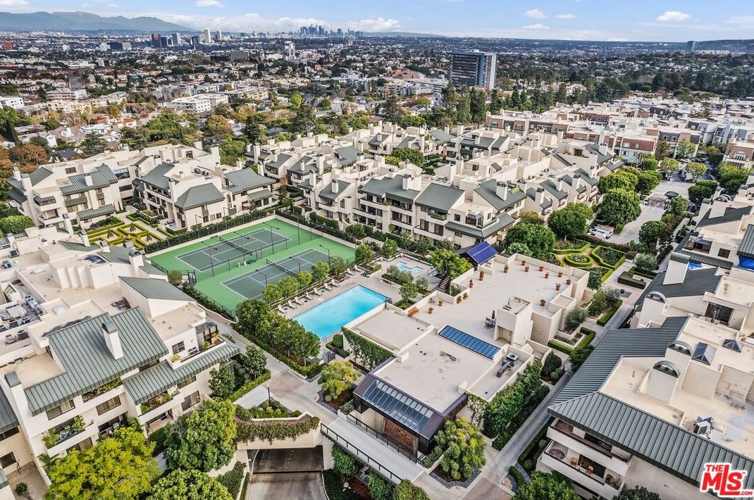 2443 Century Hl, Los Angeles CA  90067-3510 exterior