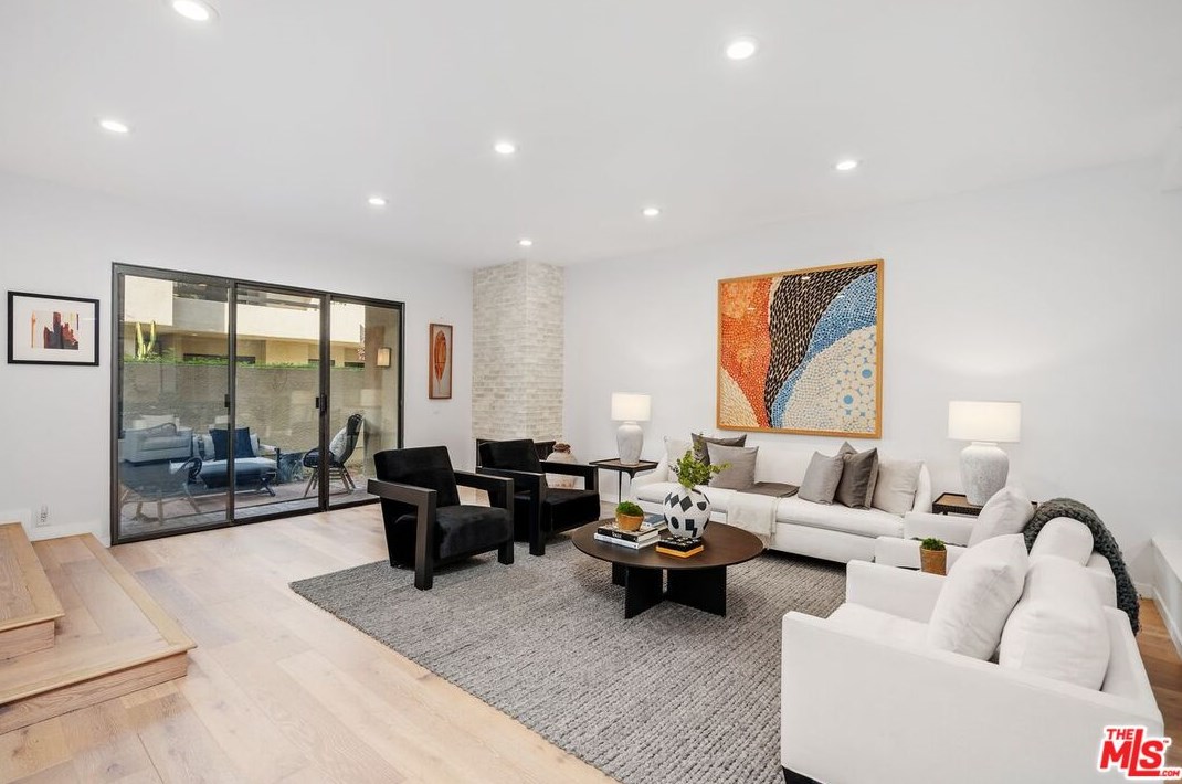 2443 Century Hl, Los Angeles CA  90067-3510 exterior