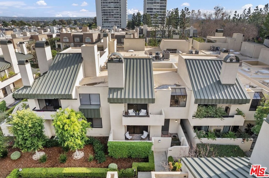 2443 Century Hl, Los Angeles CA  90067-3510 exterior