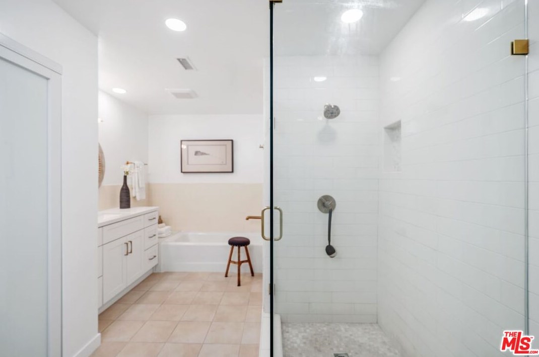 2443 Century Hl, Los Angeles CA  90067-3510 exterior