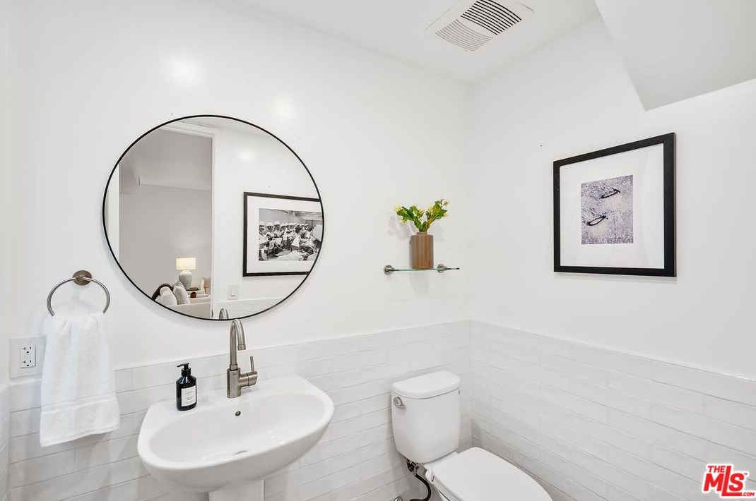 2443 Century Hl, Los Angeles CA  90067-3510 exterior