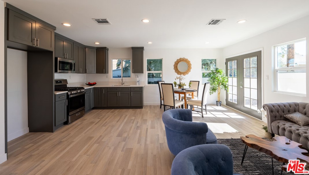 11044 Tiara St, North Hollywood, CA 91601