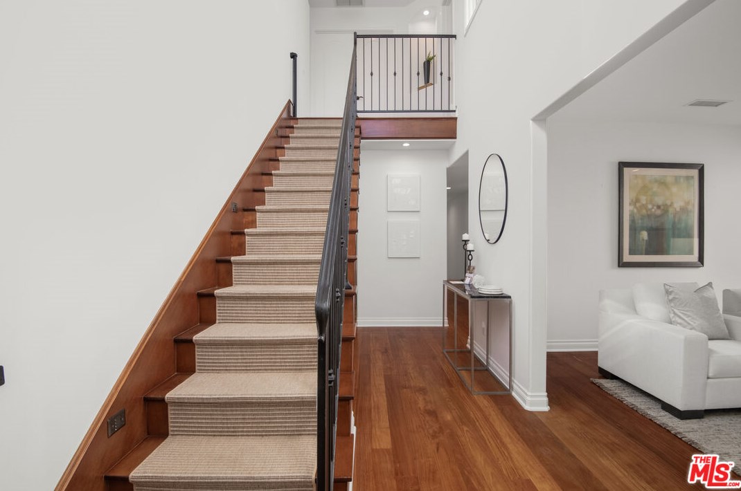629 Gretna Green Way, Los Angeles CA  90049-4034 exterior