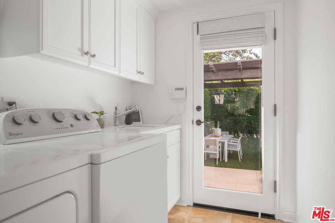 629 Gretna Green Way, Los Angeles CA  90049-4034 exterior