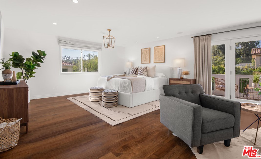 629 Gretna Green Way, Los Angeles CA  90049-4034 exterior