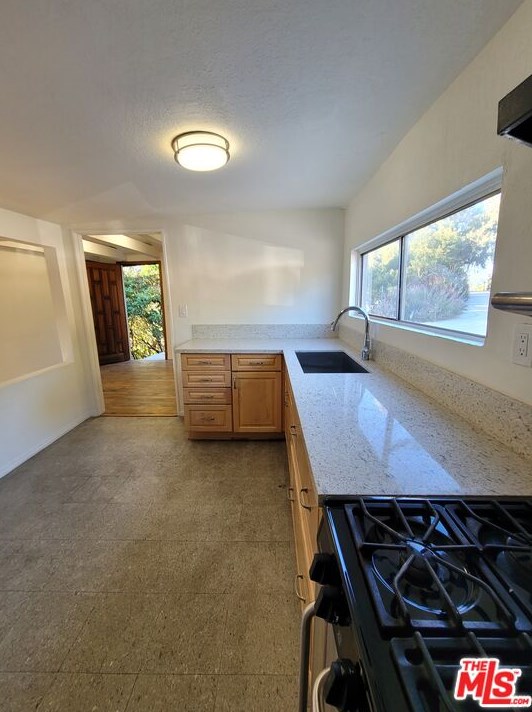 2230 Carlyle Pl, Los Angeles CA  90065-2022 exterior