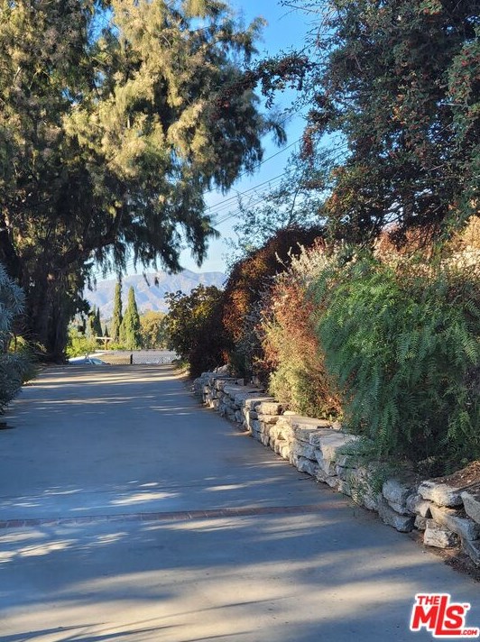 2230 Carlyle Pl, Los Angeles CA  90065-2022 exterior