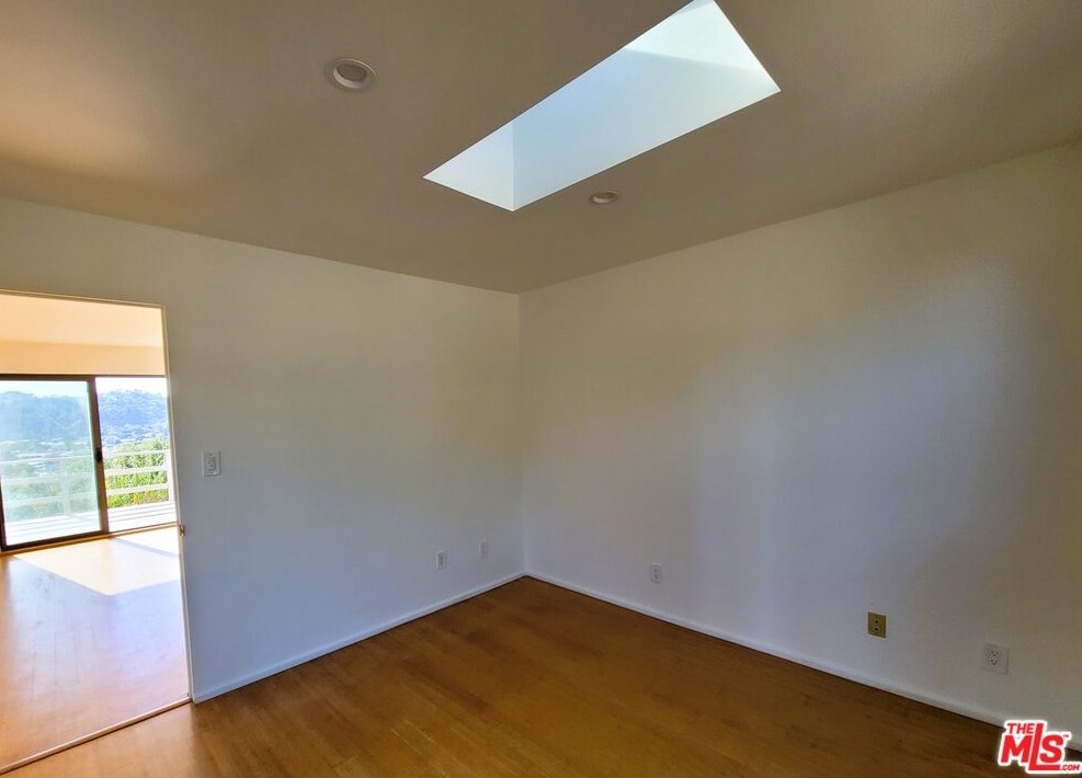 2230 Carlyle Pl, Los Angeles CA  90065-2022 exterior