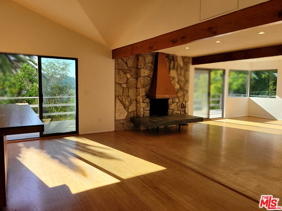 2230 Carlyle Pl, Los Angeles CA  90065-2022 exterior