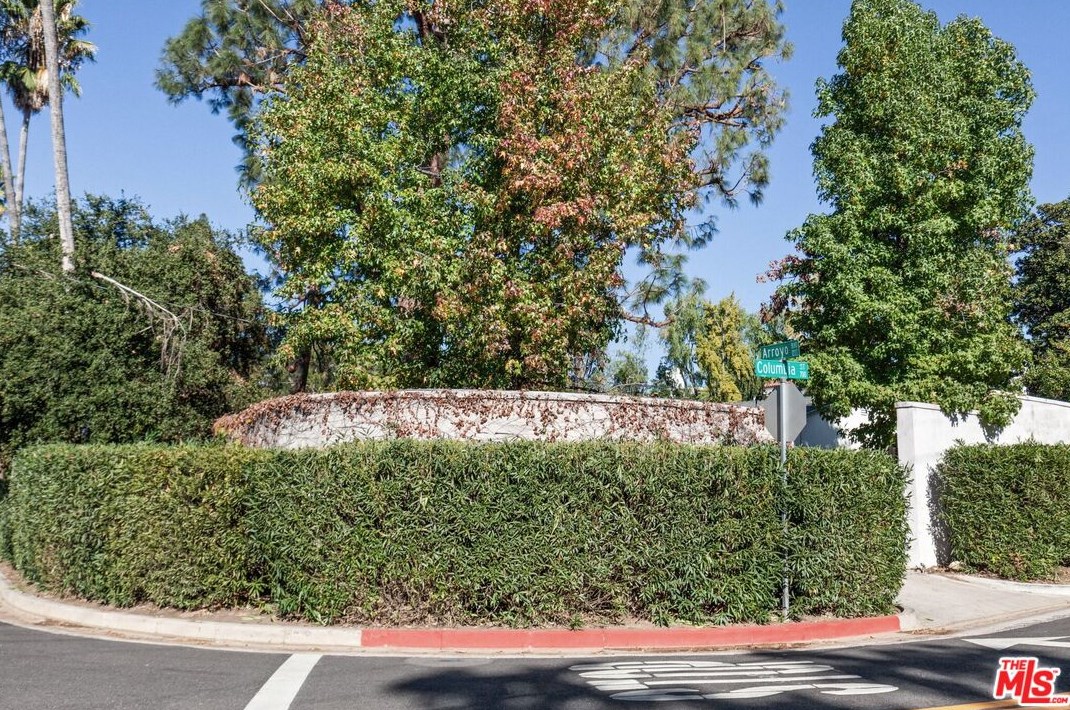 1260 Arroyo Blvd, Pasadena, CA 91103-2409