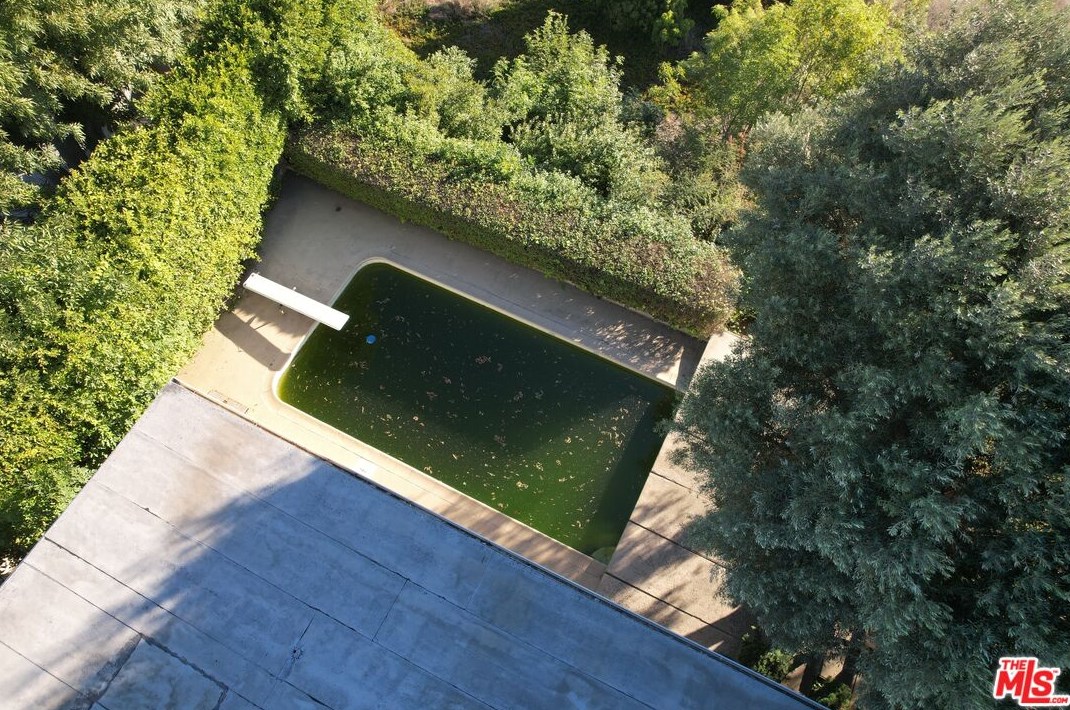 4138 Mantova Dr, Los Angeles CA  90008-1129 exterior