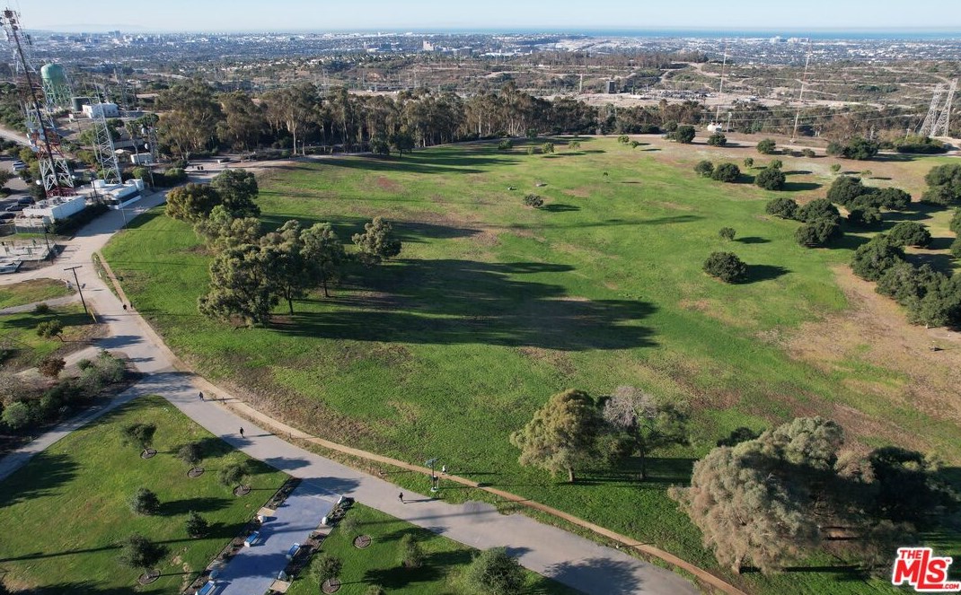 4138 Mantova Dr, Los Angeles CA  90008-1129 exterior