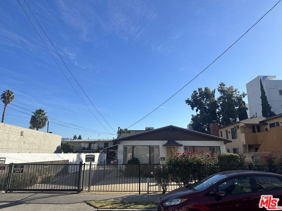 5550 Fulcher Ave, North Hollywood, CA 91601-2417