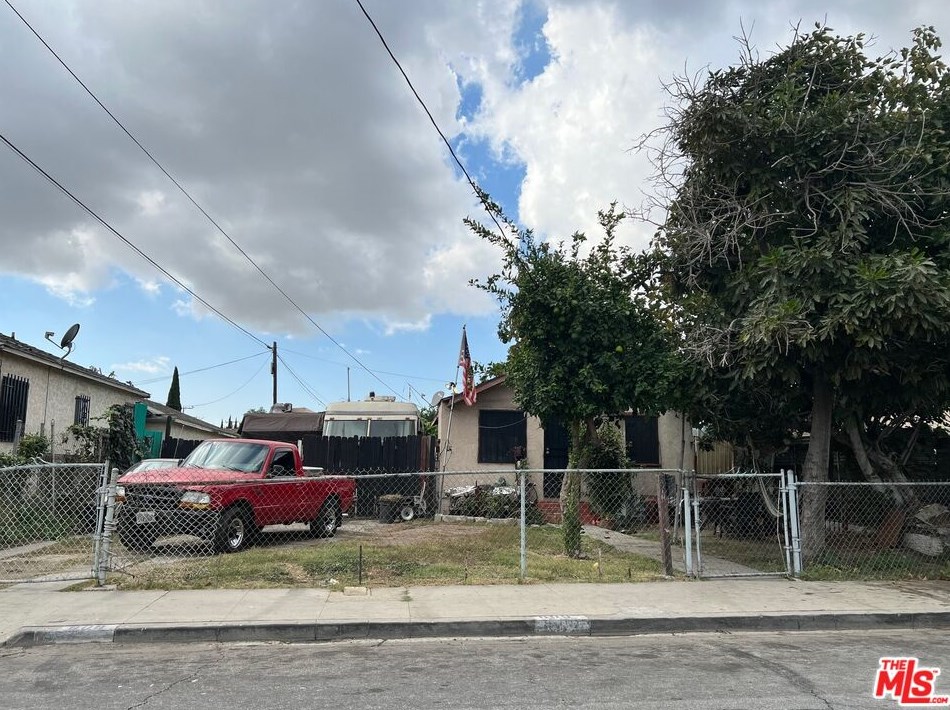 609 N Acacia Ave, Compton, CA 90220