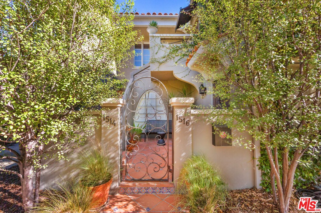 1514 Crest Dr, Los Angeles, CA 90035-3314