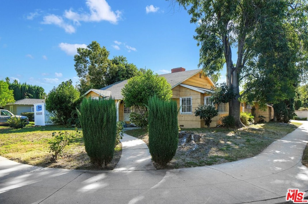 13226 Morrison St, Van Nuys, CA 91423