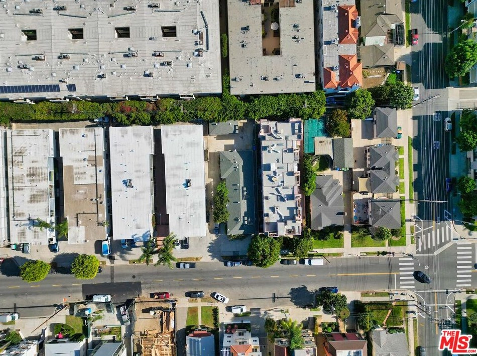 1734 Barrington Ave, Los Angeles CA  90025-4010 exterior