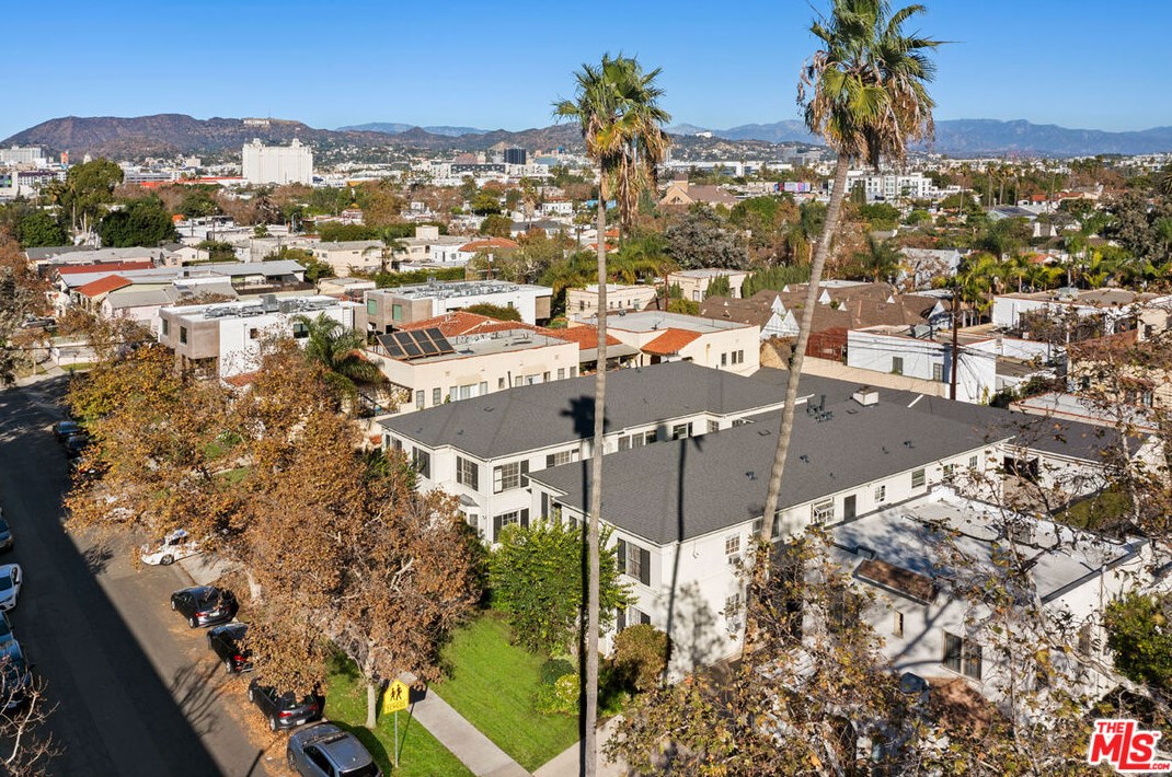 532 Sycamore Ave, Los Angeles CA  90036-2080 exterior