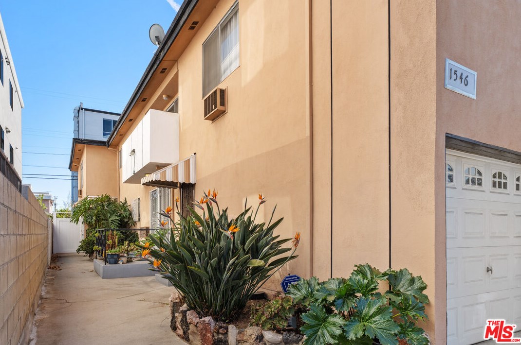 1546 Hayworth Ave, Los Angeles CA  90035-3945 exterior