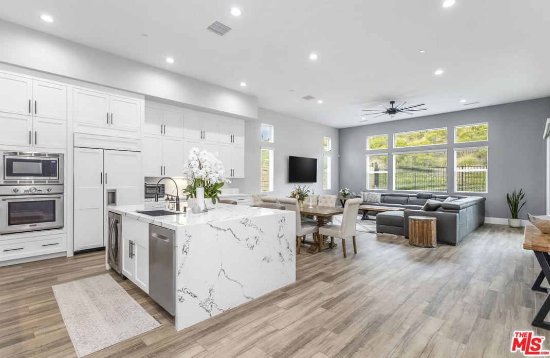 19101 Lauren Ln, Santa Clarita, CA 91350