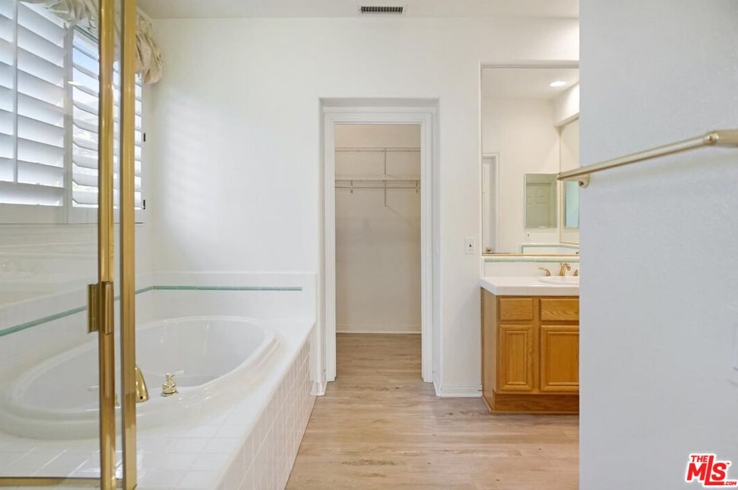 3415 Lang Ranch Pkwy, Thousand Oaks CA  91362-4959 exterior