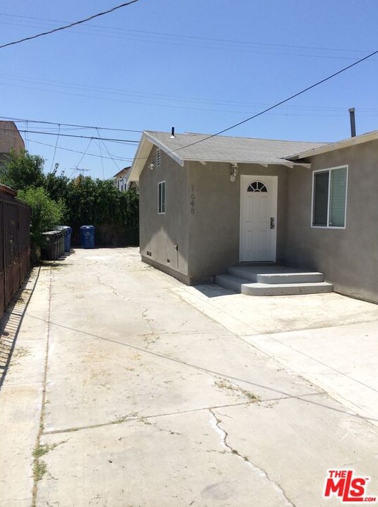 1648 83rd St, Los Angeles, CA 90001-3908