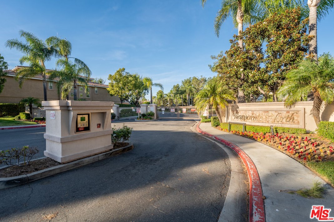 7917 E Viewrim Dr, Anaheim, CA 92808